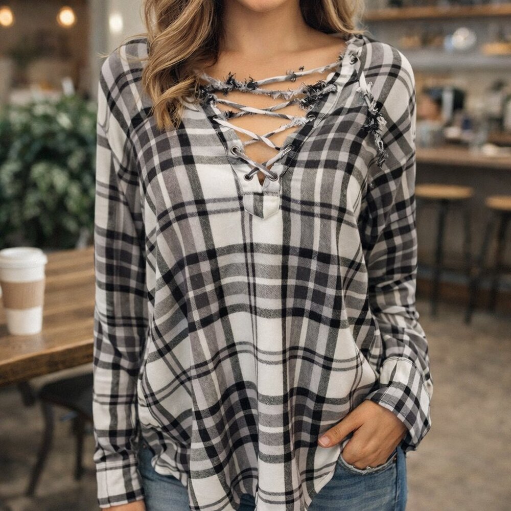 Aeropostale Women’s Black Gray Plaid V-Neck Long Sleeve Blouse Size Large